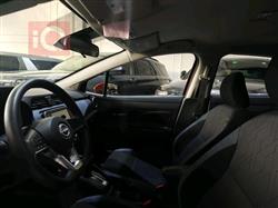 نيسان فيرسا